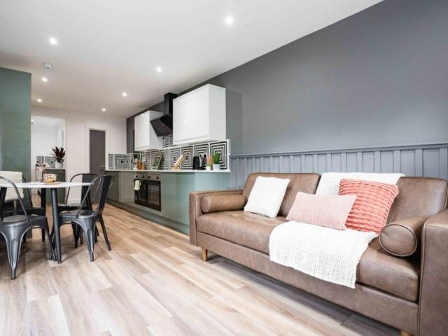 Flat for rent in Sleepers' Hill, Hampshire