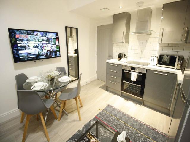 Flat for rent in Plasnewydd, Falcon Lodge