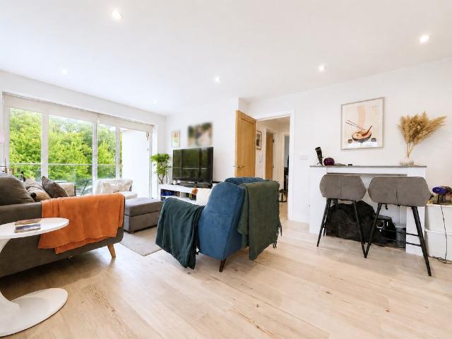 Flat for rent in Daws Hill, Cressex