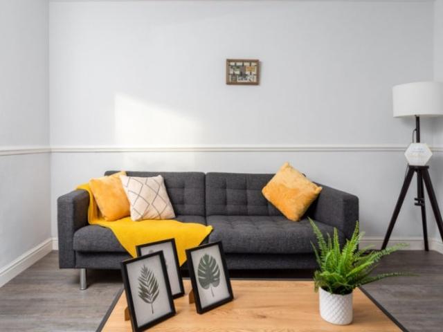Flat for rent in Hyde Park, Leeds