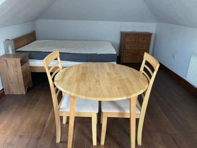 Flat for rent in Egham Hythe, Row Town