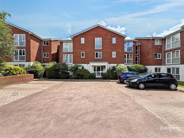 Flat for rent in Ickenham, Greater London