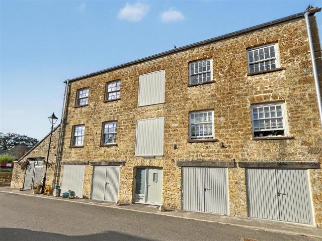 Flat for rent in Bradpole, Bridport