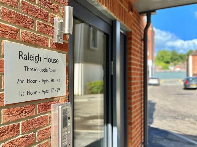 Flat for rent in Farnham, Waverley