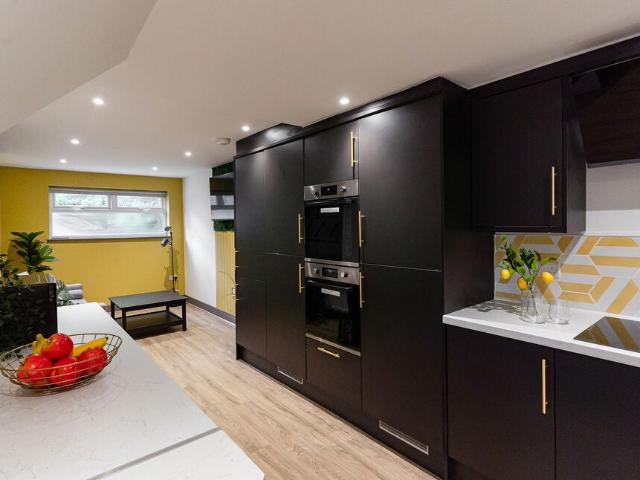 Flat for rent in Sleepers' Hill, Hampshire