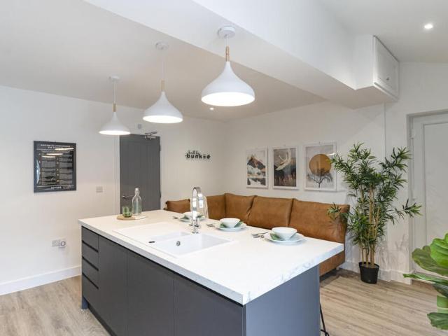 Flat for rent in Sleepers' Hill, Hampshire