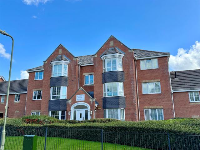 Flat for rent in Whiteley, Hampshire