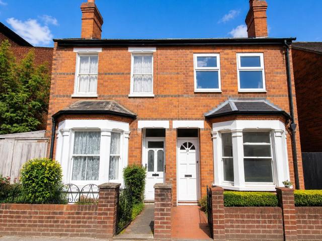 Flat for rent in Dee Park, Reading