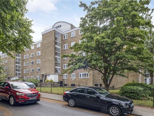 Flat for rent in Roehampton, Greater London