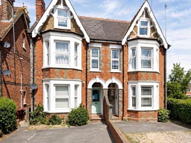 Flat for rent in Battle, Reading