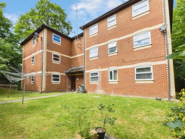 Flat for rent in Battle, Reading