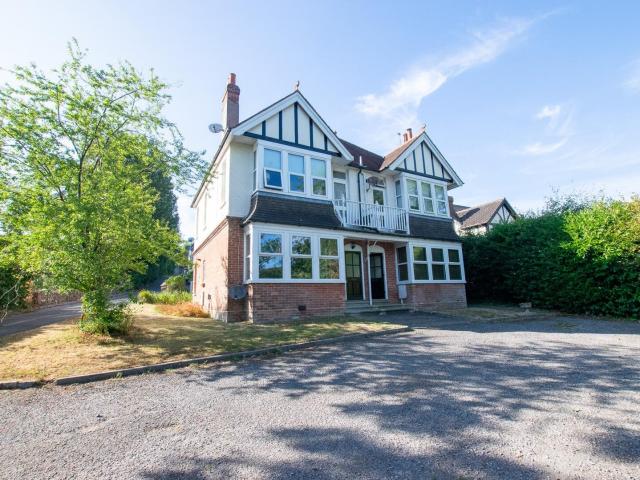 Flat for rent in Heathfield, Wealden