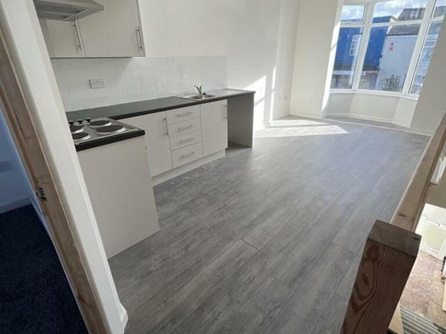 Flat for rent in Lee Bank, Greater Manchester