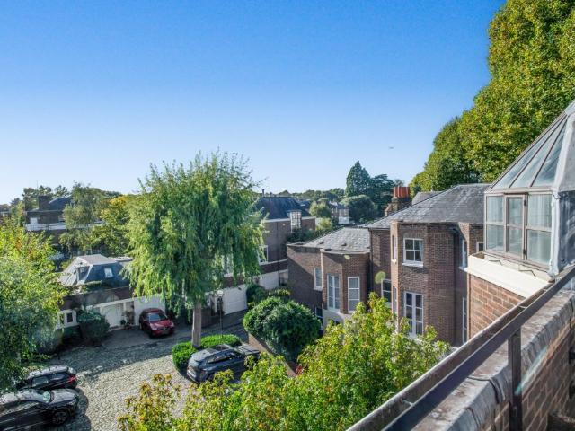 Apartment for rent in London Borough of Richmond upon Thames, Greater London
