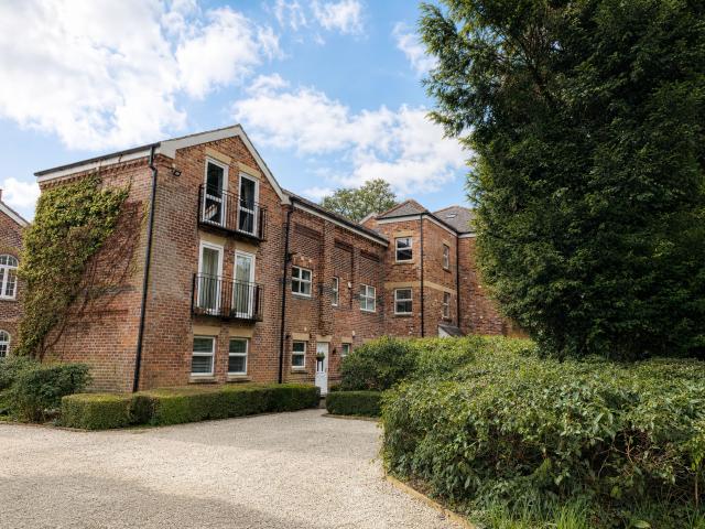 Flat for rent in Marple, Stockport