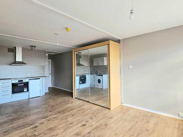 Flat for rent in Livermead