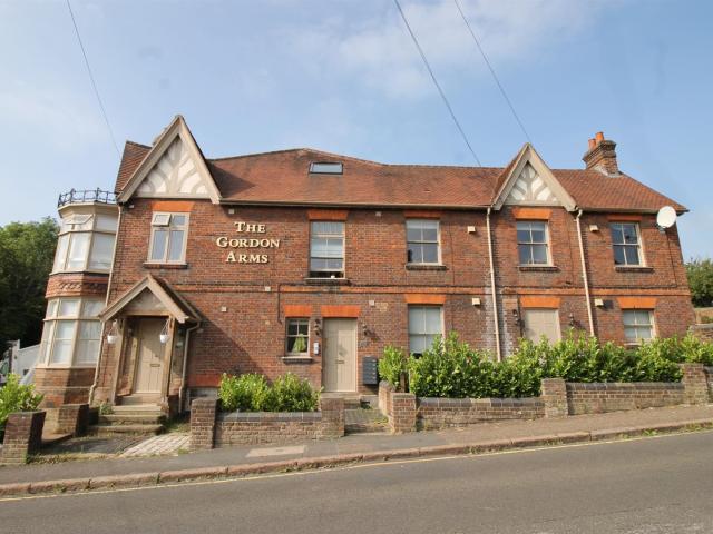 Flat for rent in High Wycombe Community Board, High Wycombe
