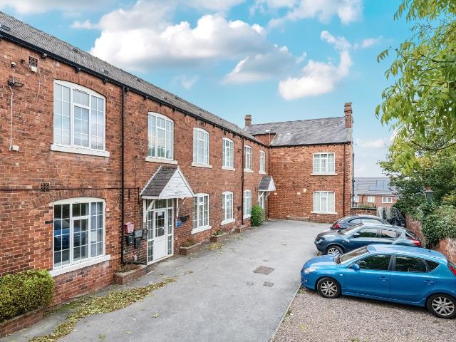 Flat for rent in Farnley, West Yorkshire