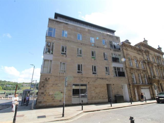 Flat for rent in Boothtown, Halifax