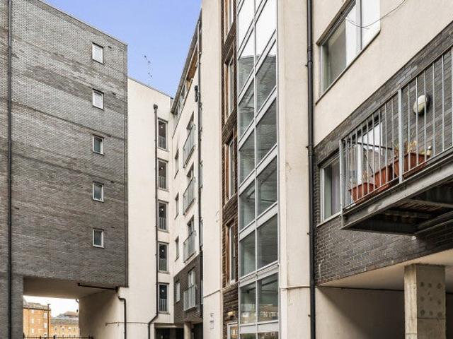 Flat for rent in Roding Riverside, Greater London