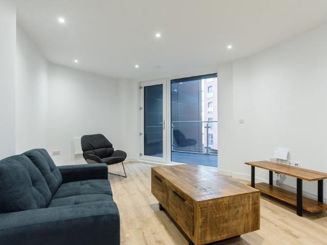 Flat for rent in Falcon Lodge, Wales