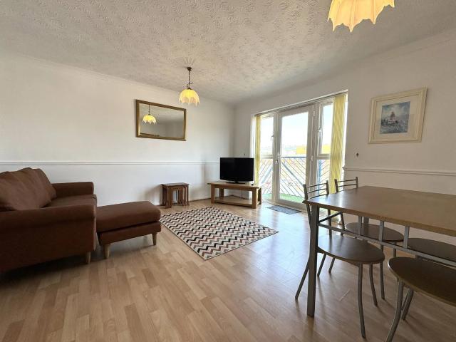 Flat for rent in Nangreaves, Wales