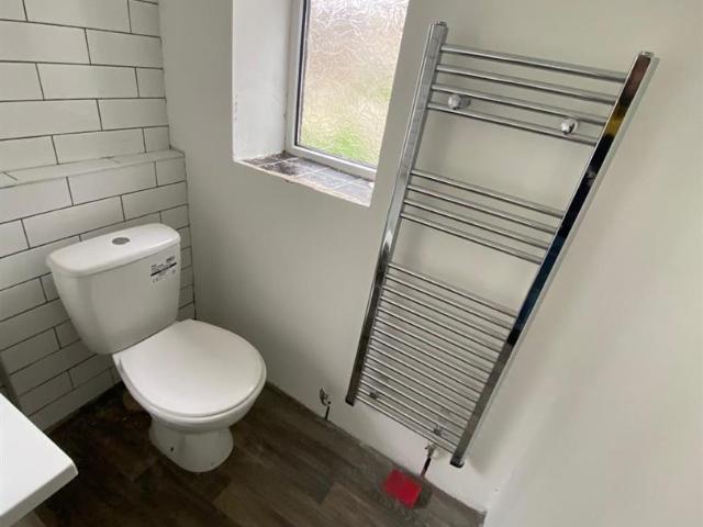 Flat for rent in Hopkinstown, Trehafod