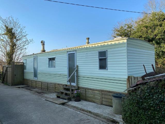 Flat for rent in Trenowin, Connor Downs