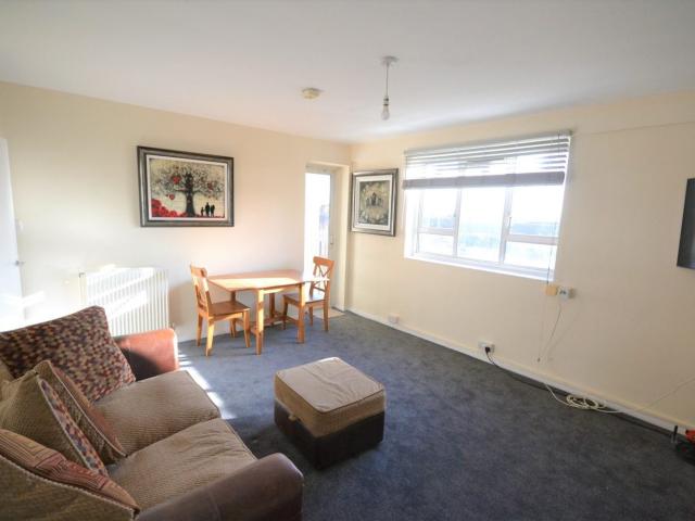Flat for rent in Royal Borough of Kensington and Chelsea, Greater London