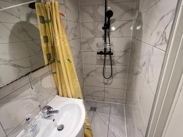 Flat for rent in Hale End, Greater London
