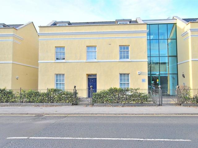 Flat for rent in Bath Road Shops, Cheltenham
