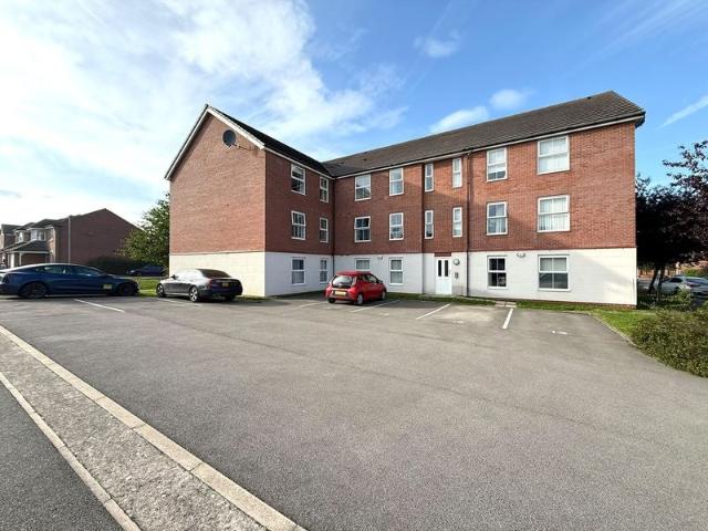 Flat for rent in Rossmore Estate, Rossmore