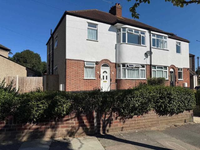 Flat for rent in London Borough of Havering, Greater London