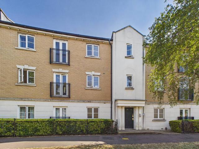 Flat for rent in Mile End, Fordham Heath
