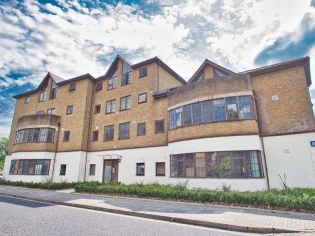 Flat for rent in London Borough of Ealing, Hanwell