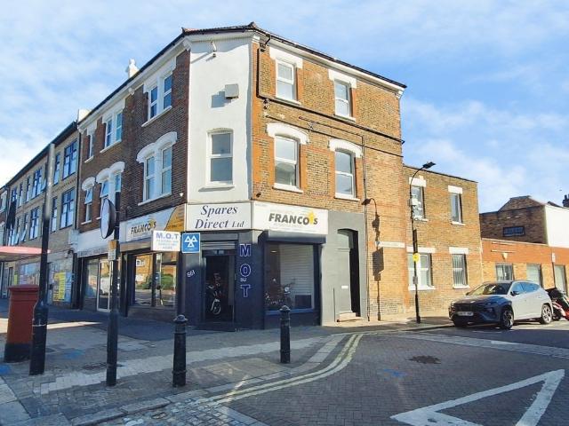 Flat for rent in London Borough of Brent, Greater London
