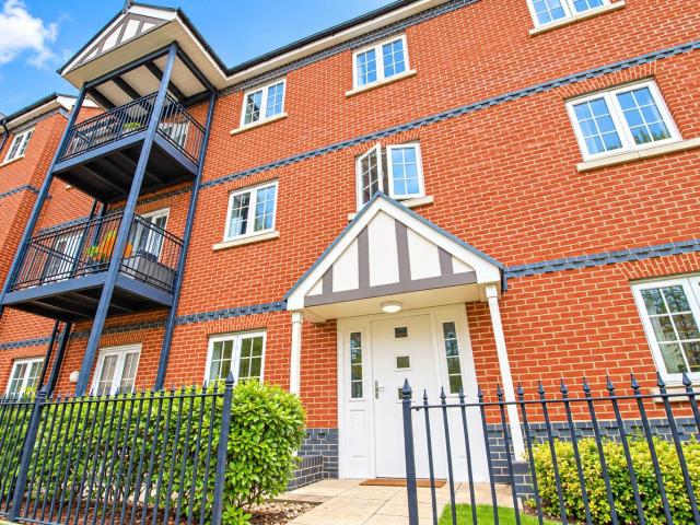 Flat for rent in Mile End, Fordham Heath