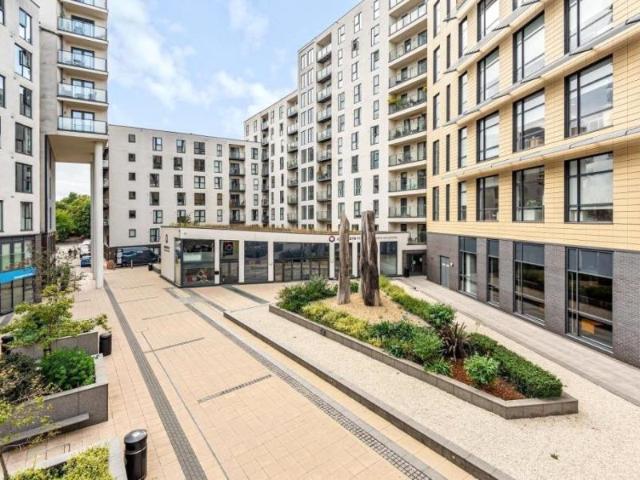 Flat for rent in Westfield, Woking