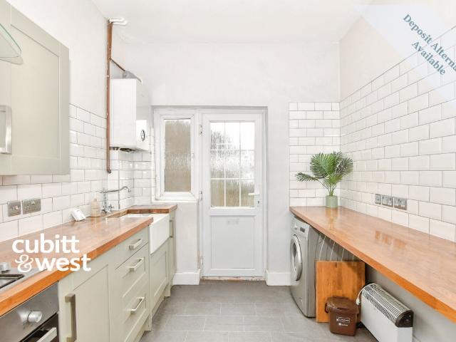 Flat for rent in Beddington, Greater London
