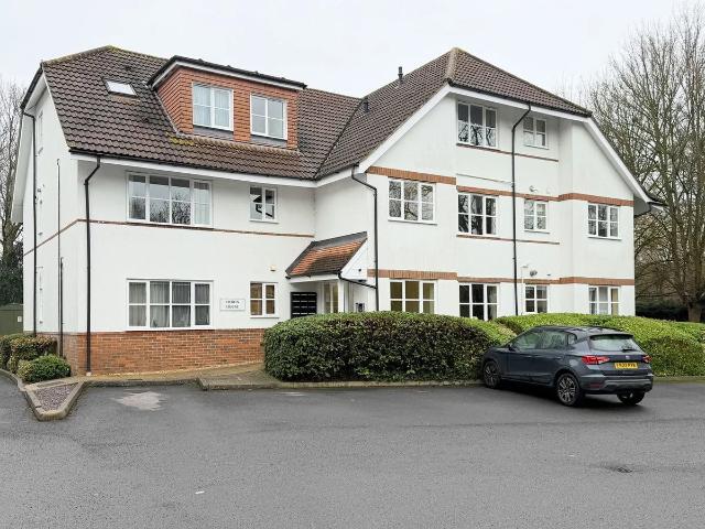 Flat for rent in Enborne, West Berkshire