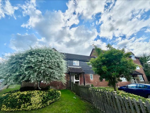 Flat for rent in Jersey Farm, Five Acres
