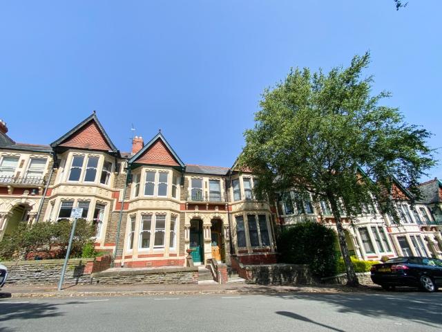 Flat for rent in Plasnewydd, Falcon Lodge