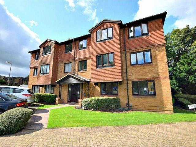 Flat for rent in Batchworth, Hertfordshire