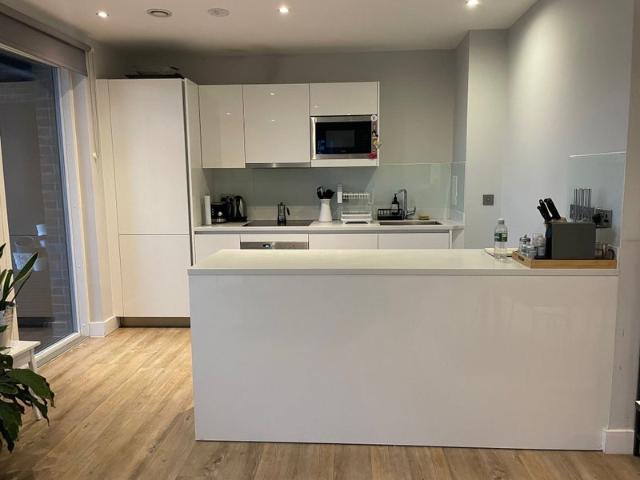 Flat for rent in Shacklewell, Greater London