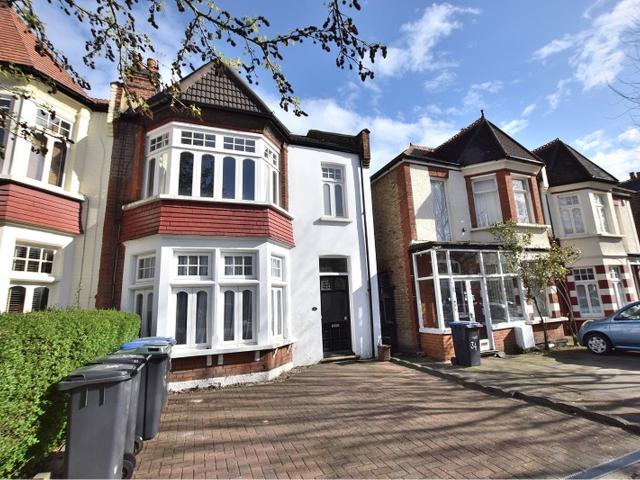 Flat for rent in Palmers Green, Greater London