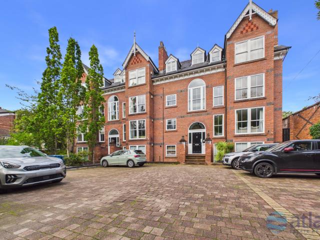 Flat for rent in Calderstones