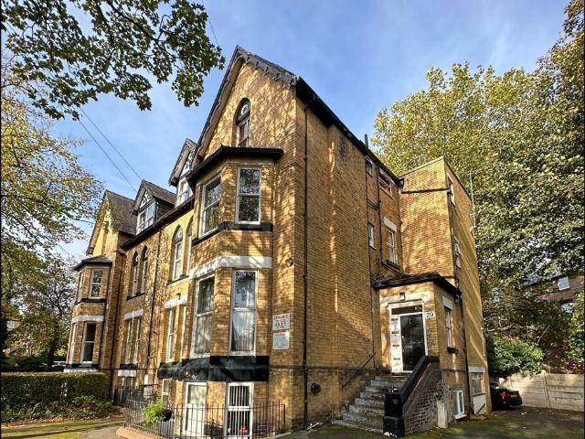 Flat for rent in Calderstones