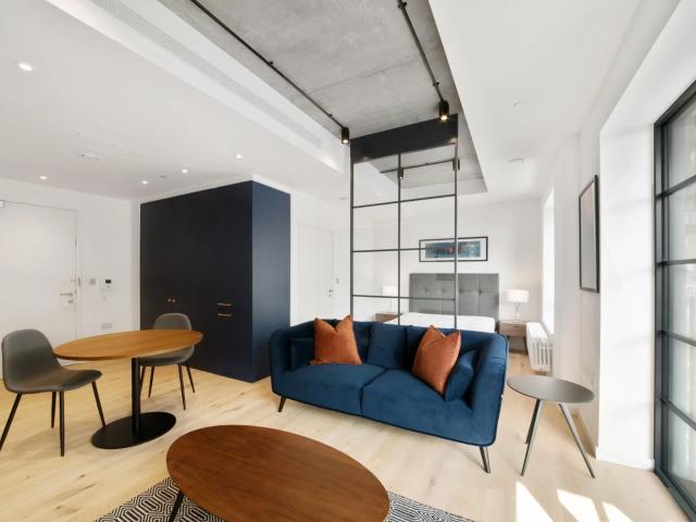 Flat for rent in Goodluck Hope, Greater London