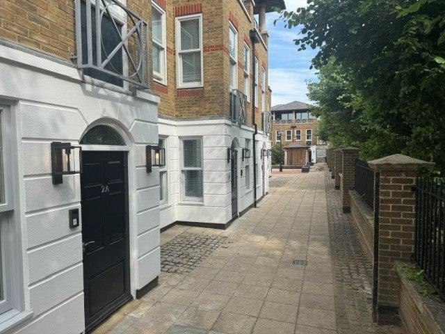 Flat for rent in Vinters Park, Midway