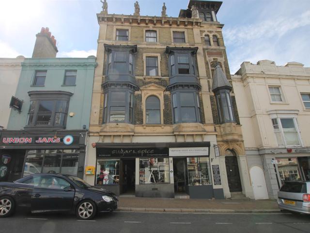 Flat for rent in Binstead, Ryde